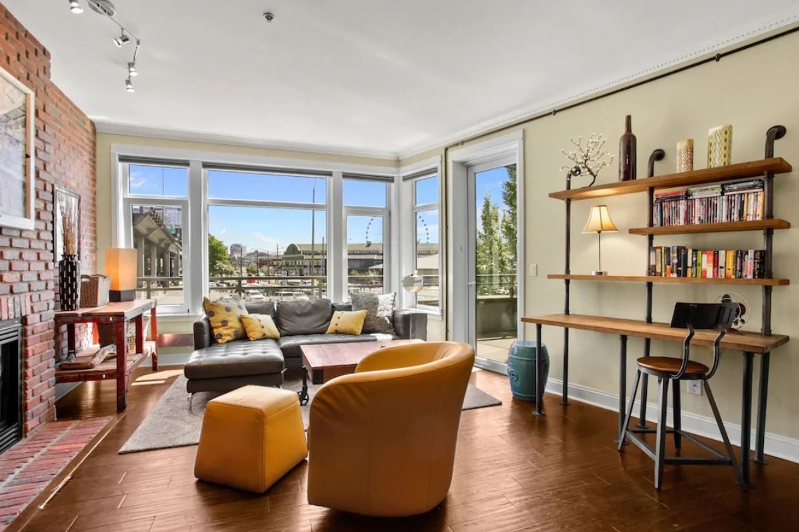 Industrial Style 1 Bed Condo with Waterfront Views, Seattle