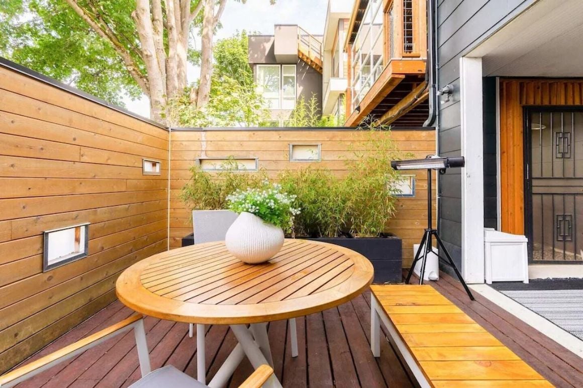 Stylish 2 Bed Townhouse with Private Deck, Seattle