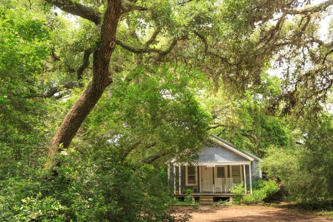 Bungalow at BlissWood Ranch with Jacuzzi, Texas