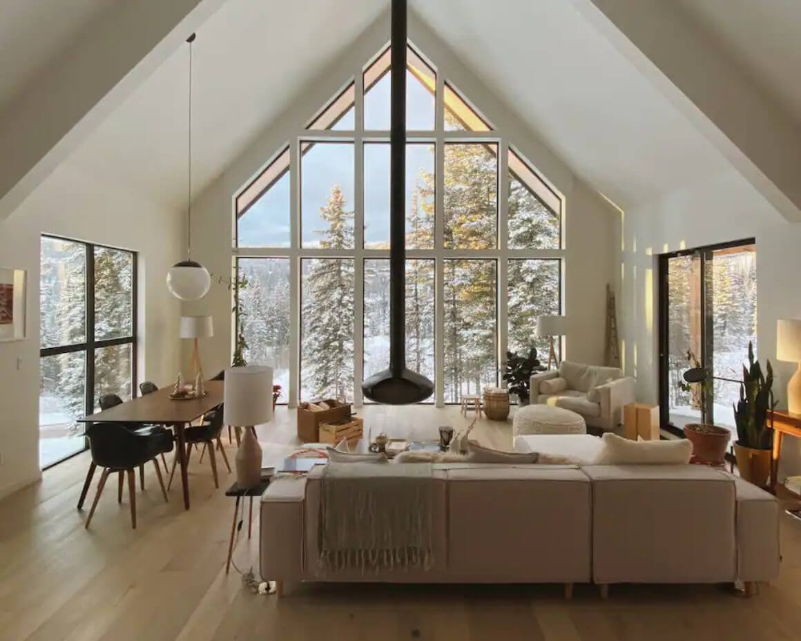 The Nooq: Minimalist Chalet