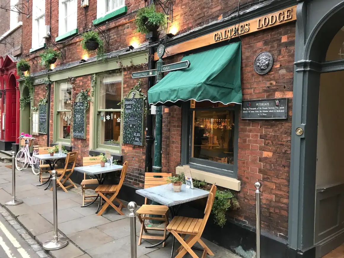 Central Georgian Townhouse Lodge with Restaurant, York
