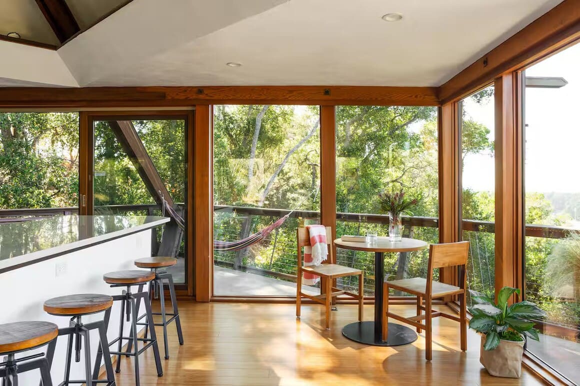 Peaceful Treehouse with Ocean View
