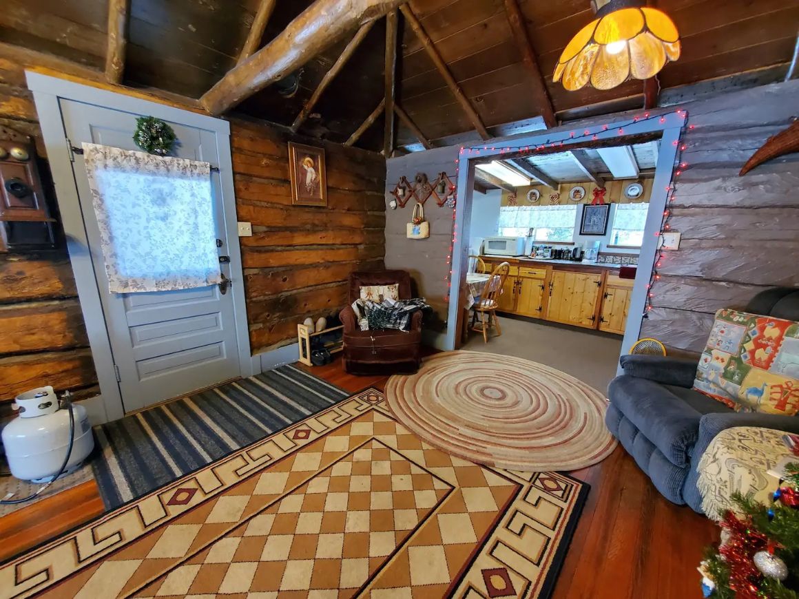 90s Style Log Cabin for 2 in Pine, Colorado