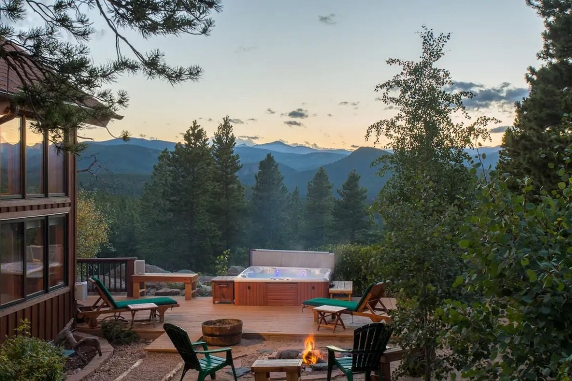 Romantic Cabin for 2 with Hot Tub, Colorado