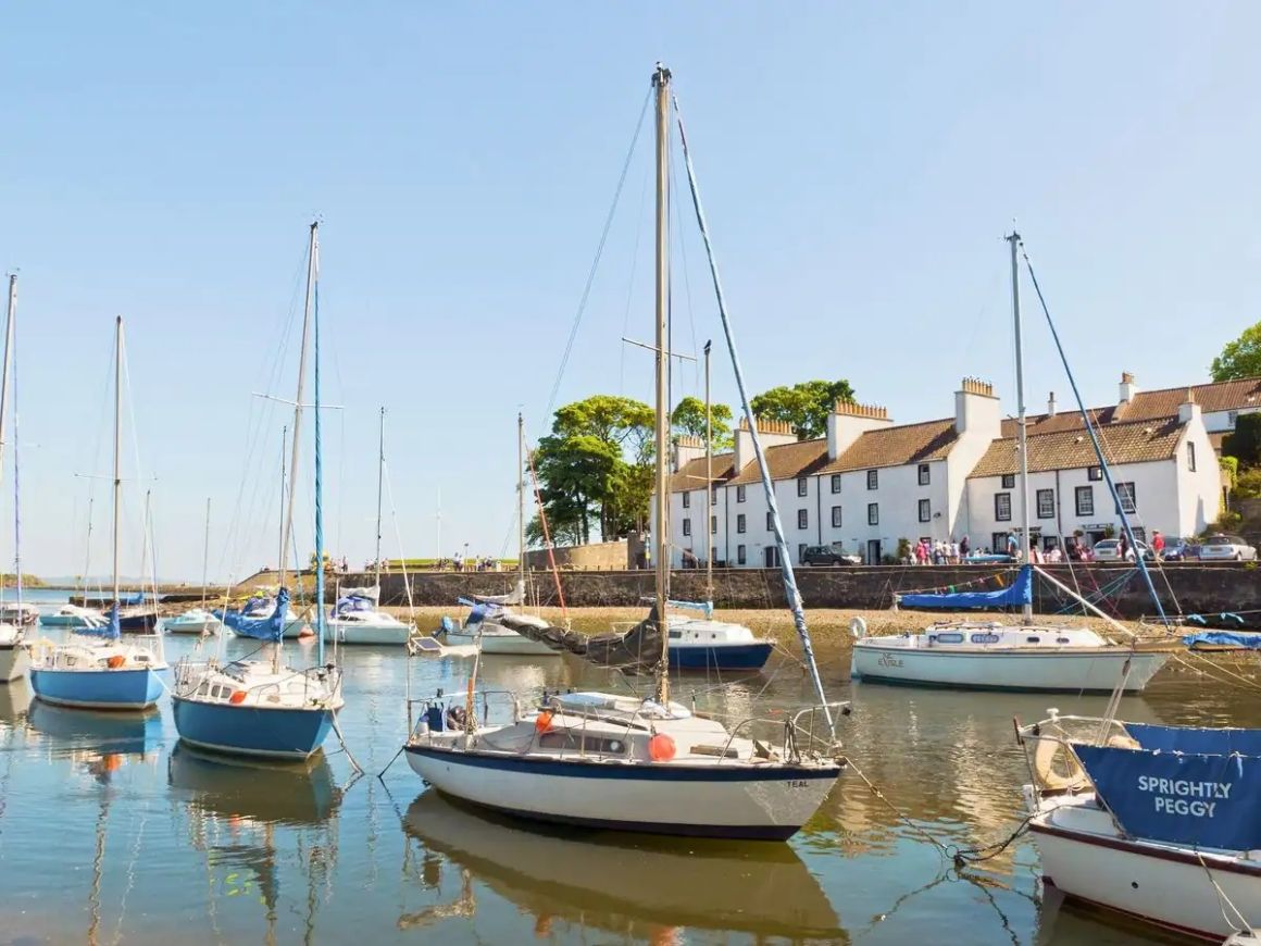 Idyllic waterfront Studio for Two, Edinburgh