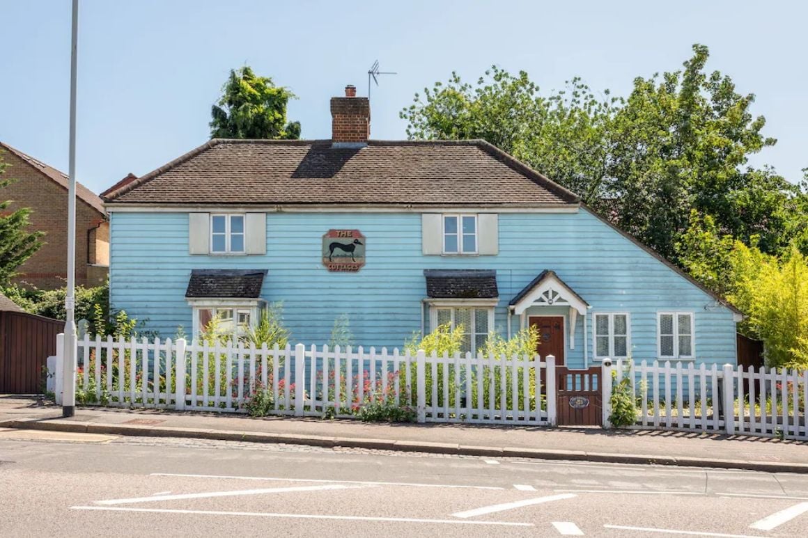 Waterfront Cottage, London