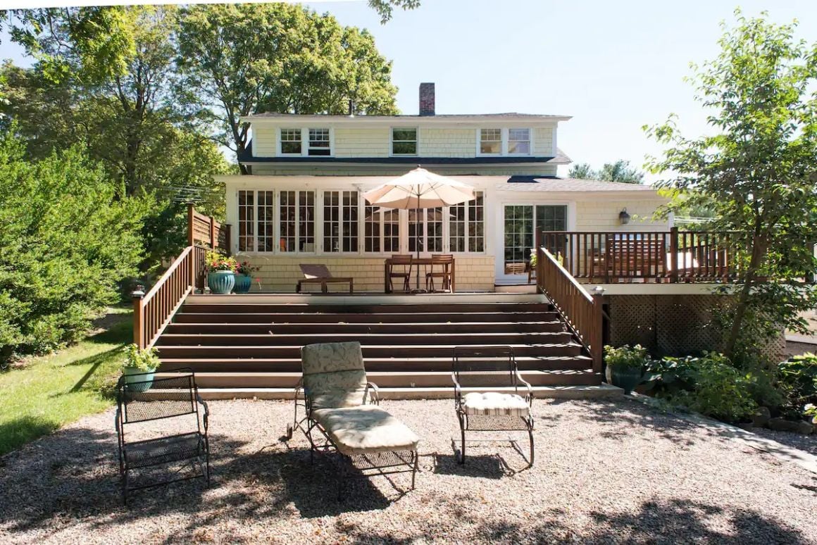 Clean and Comfortable Colonial BnB with Terrace, Massachusetts