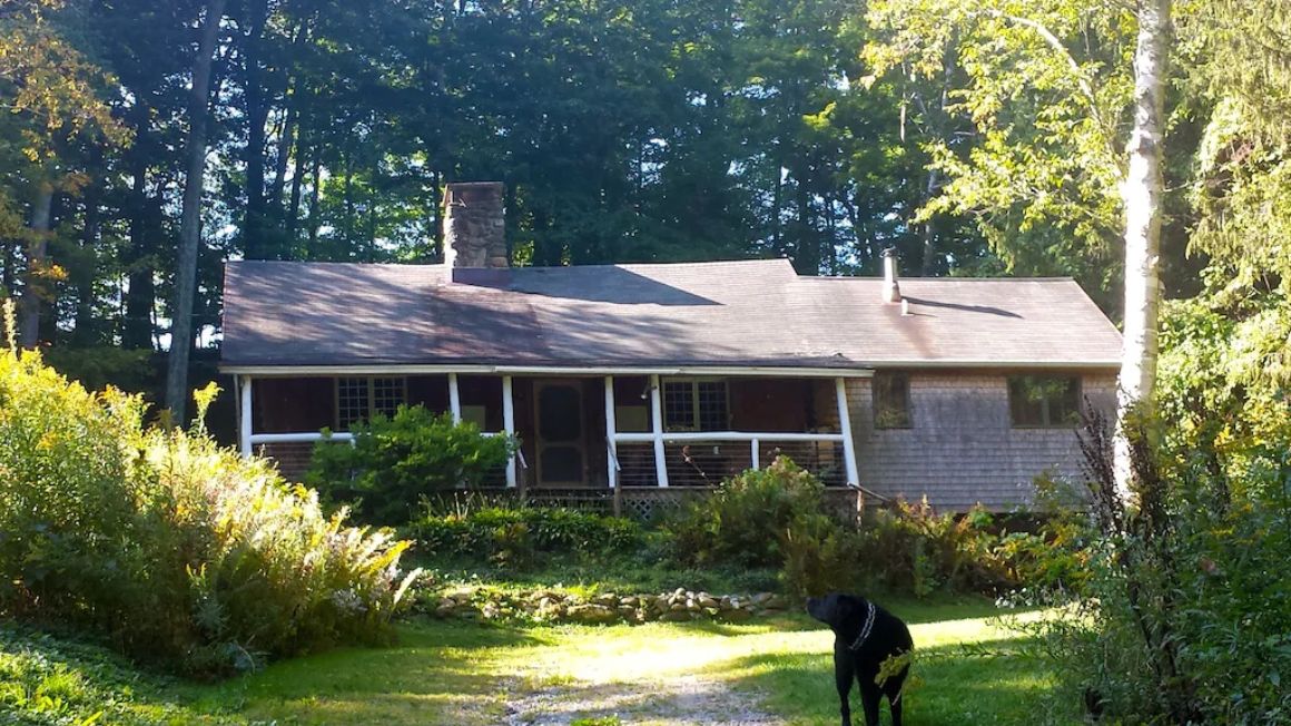 Cozy Traditional Cabin, Massachusetts