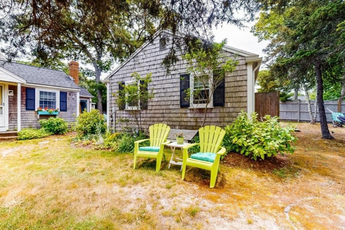 Sea La Vie, Massachusetts