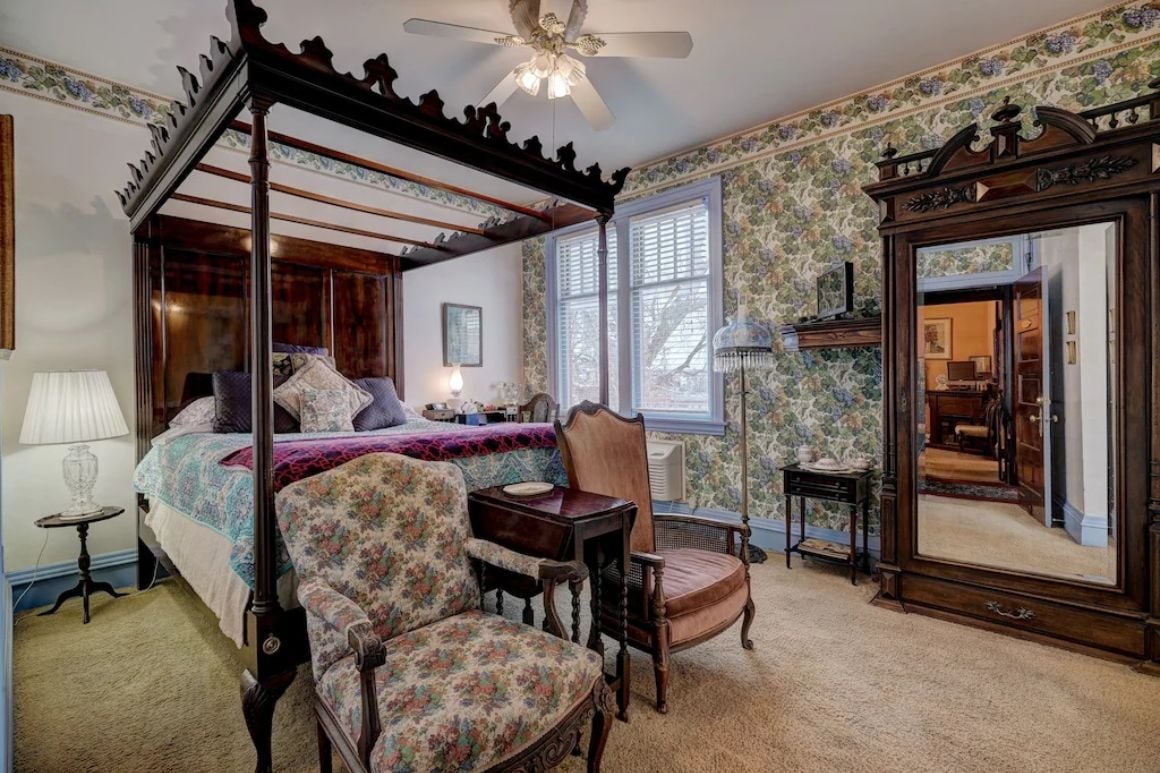 Oldest BnB in Oklahoma City with Antique Interiors, Oklahoma
