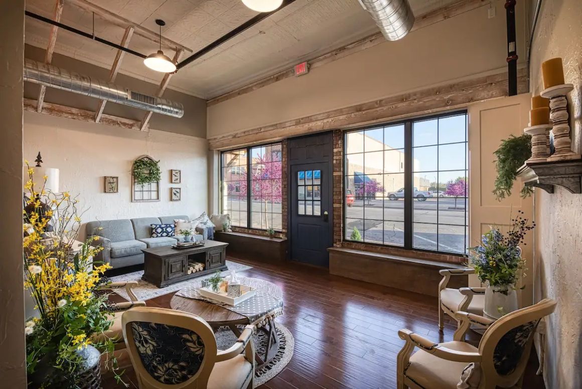 Trendy Industrial Style BnB with Breakfast, Oklahoma