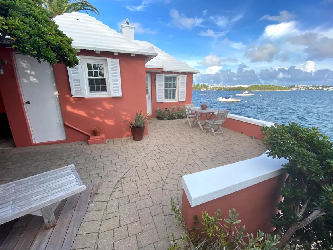Palmberry Oceanfront Cottage Bermuda