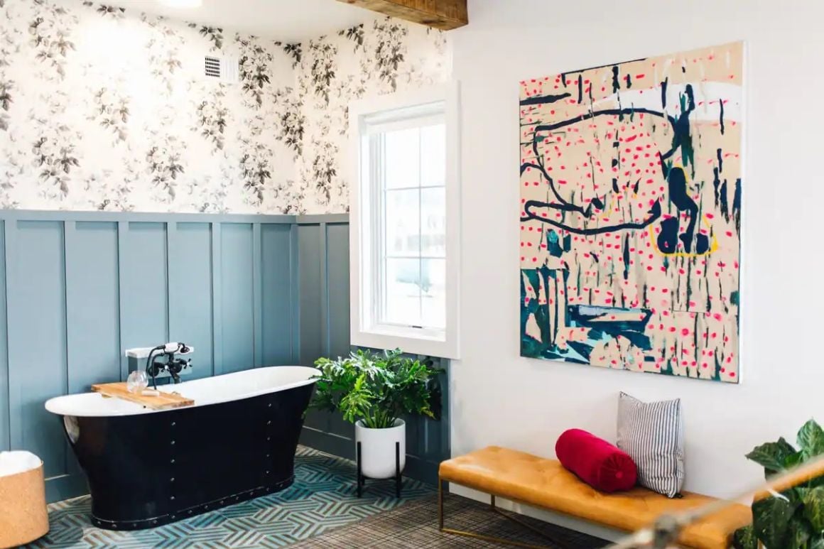 Contemporary Boutique BnB with Eclectic Art and Bar, Tennessee