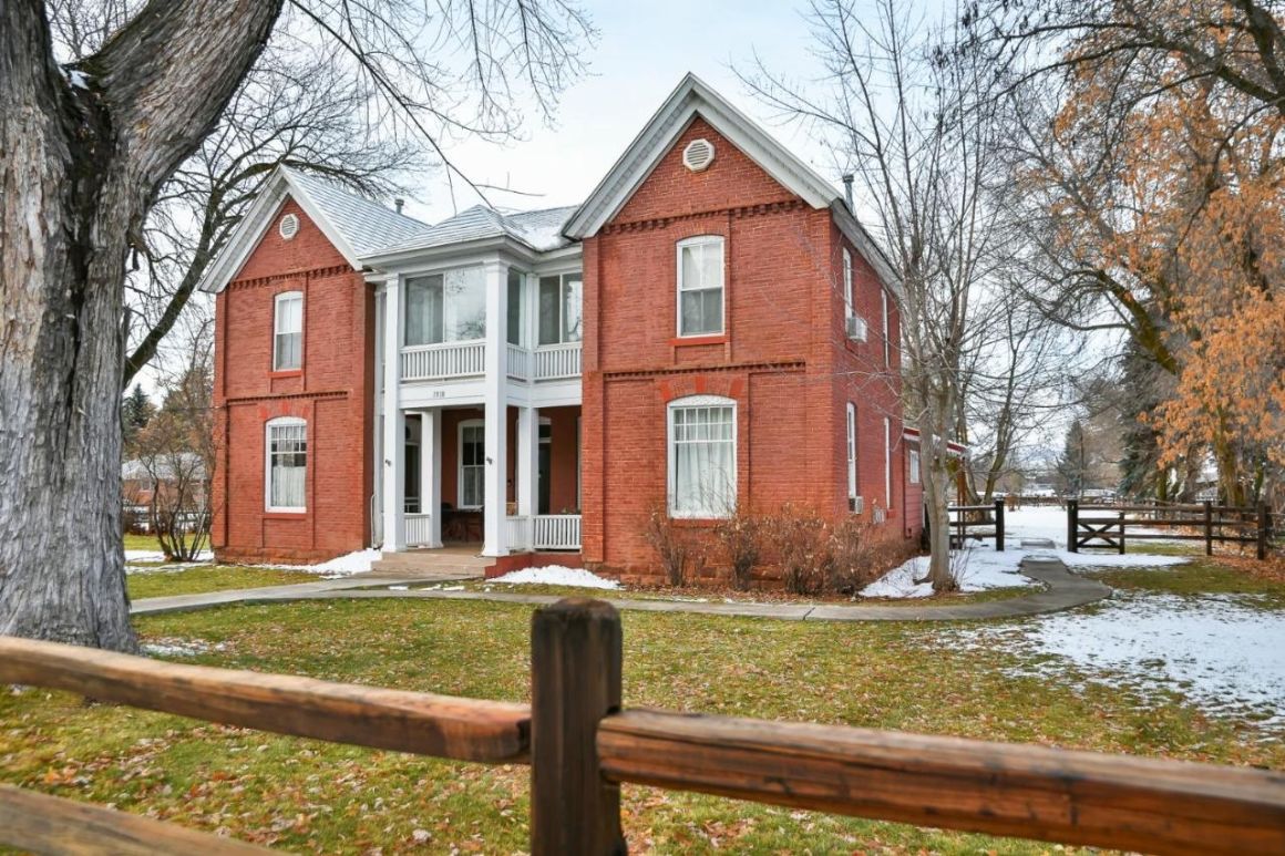 Classic Victorian BnB with Yard, Utah