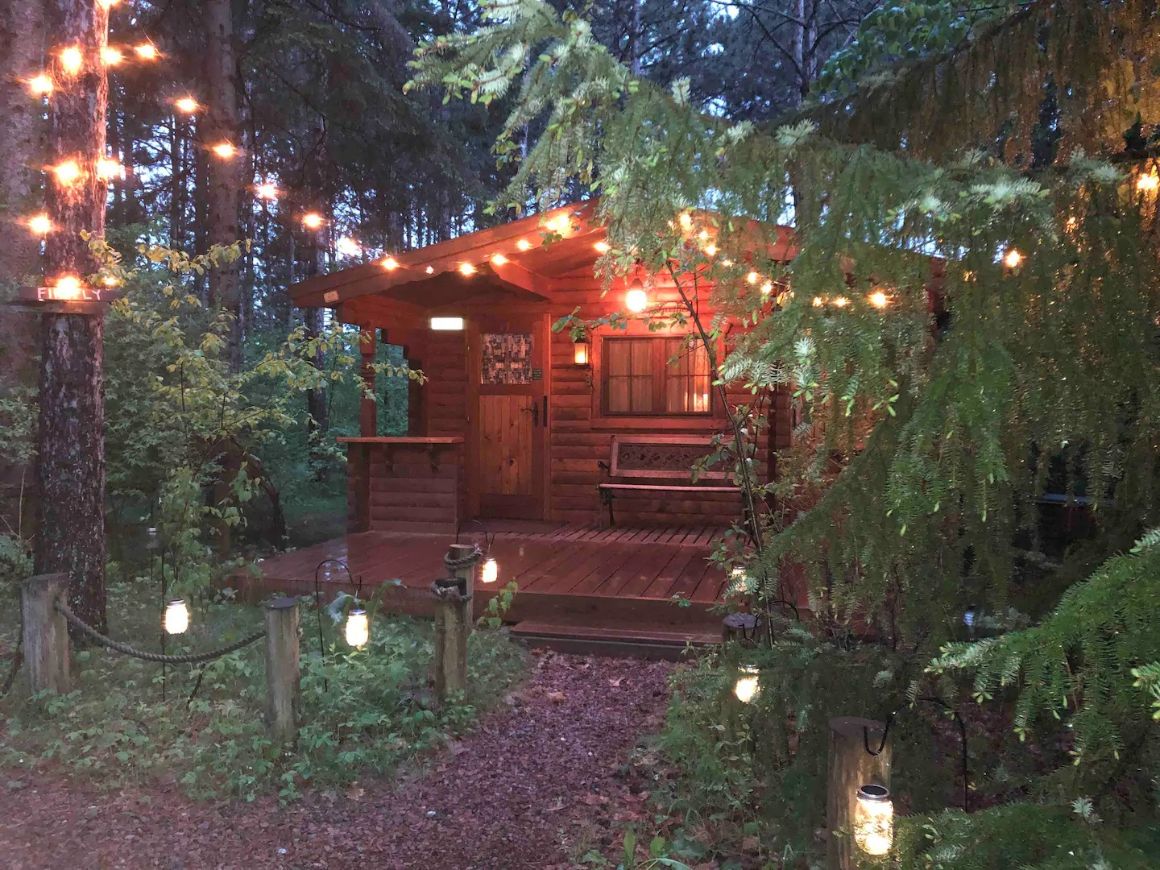 Charming studio Cabin in Hayward, Wisconsin