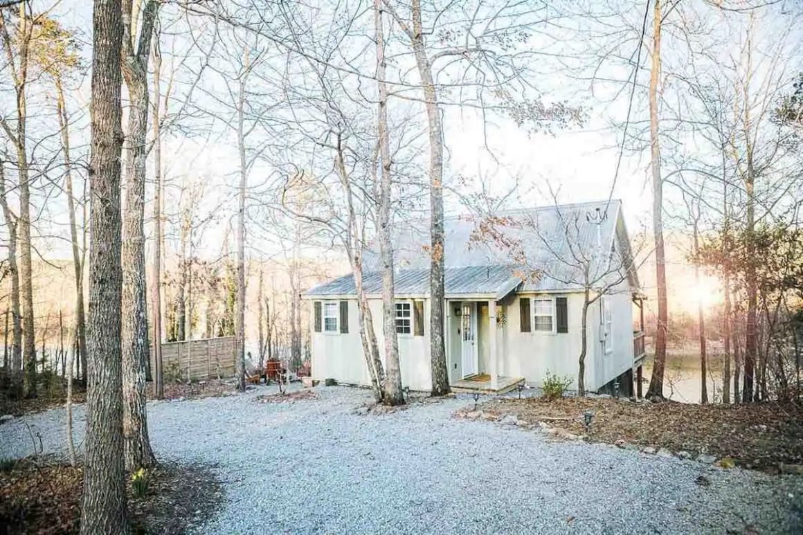 The Helicon Hideaway Cabin, Alabama