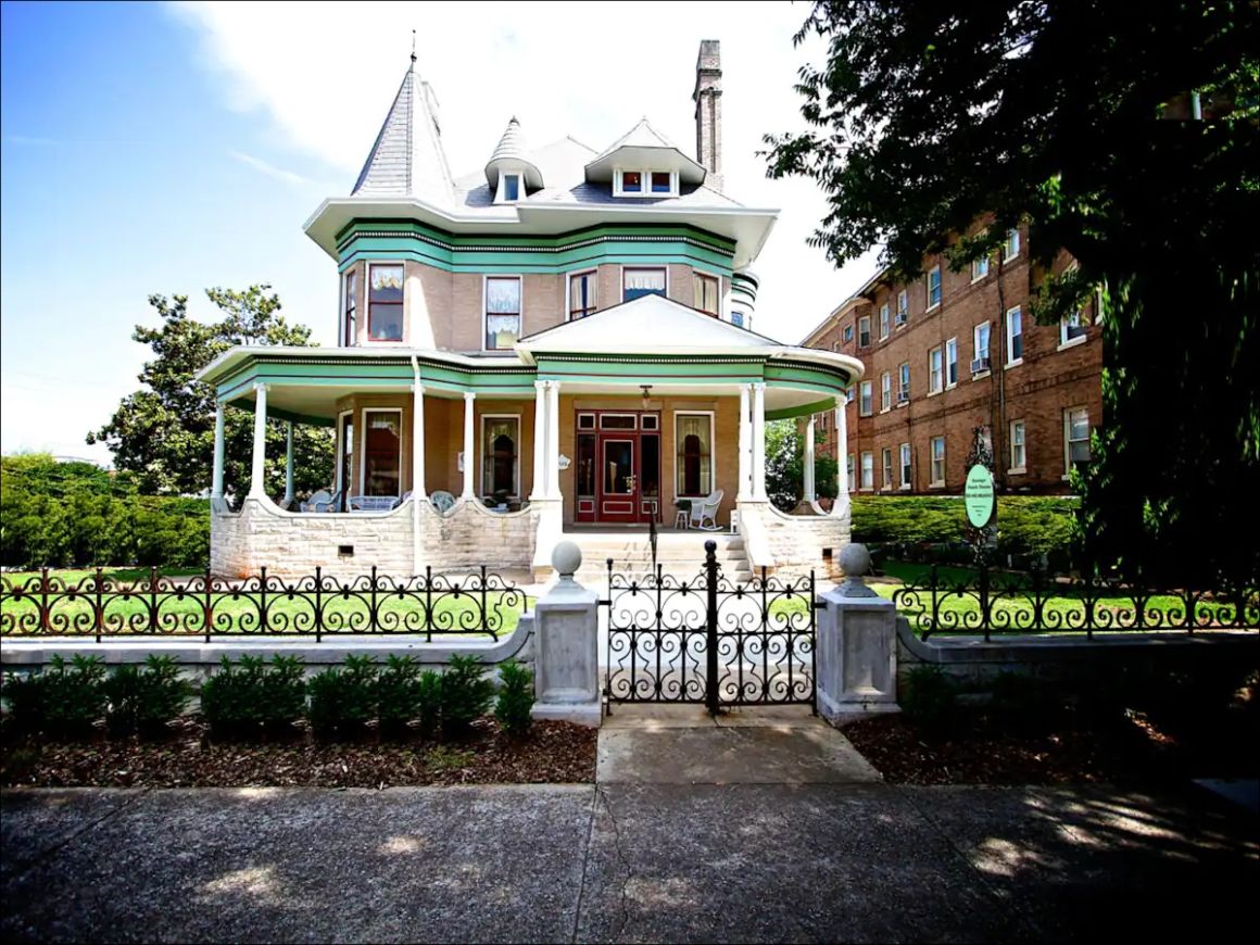 Victorian Inn with Antique Interiors, Alabama