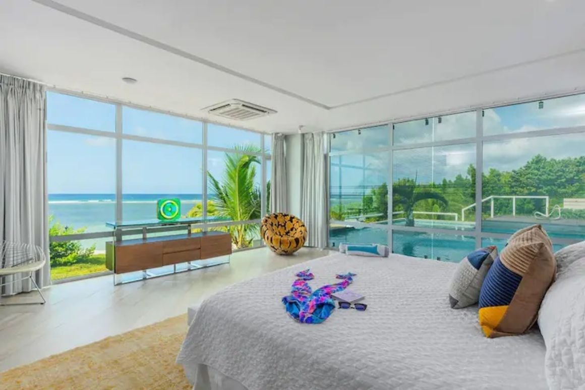 Luxurious Beach Front Mansion, Aruba