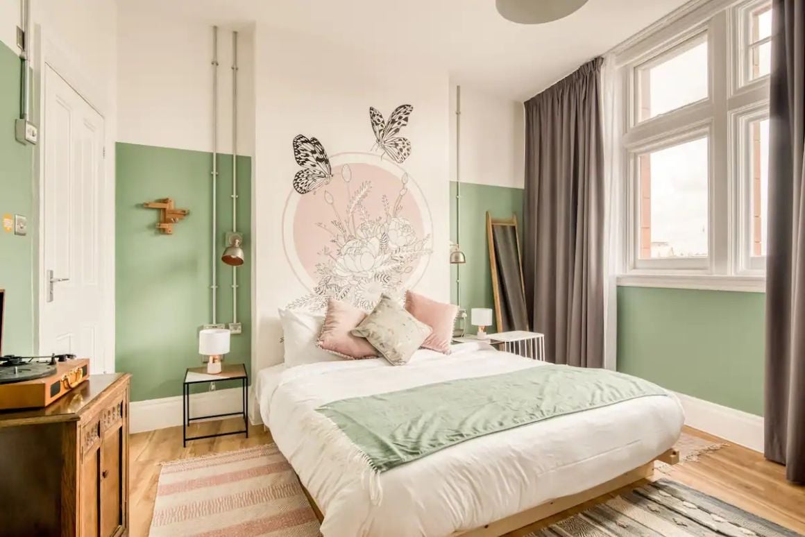 Luxurious Boutique BnB with Yoga Room and Bar, Birmingham