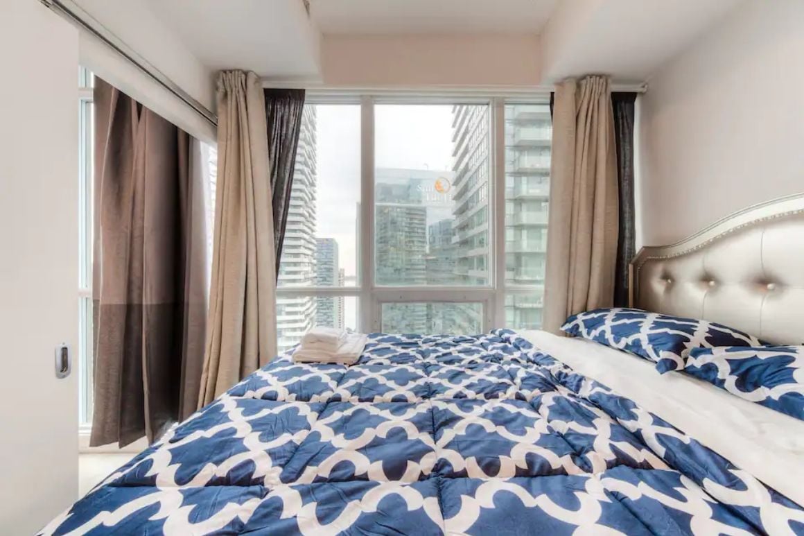 Private room with a spectacular view close to Entertainment District, Canada