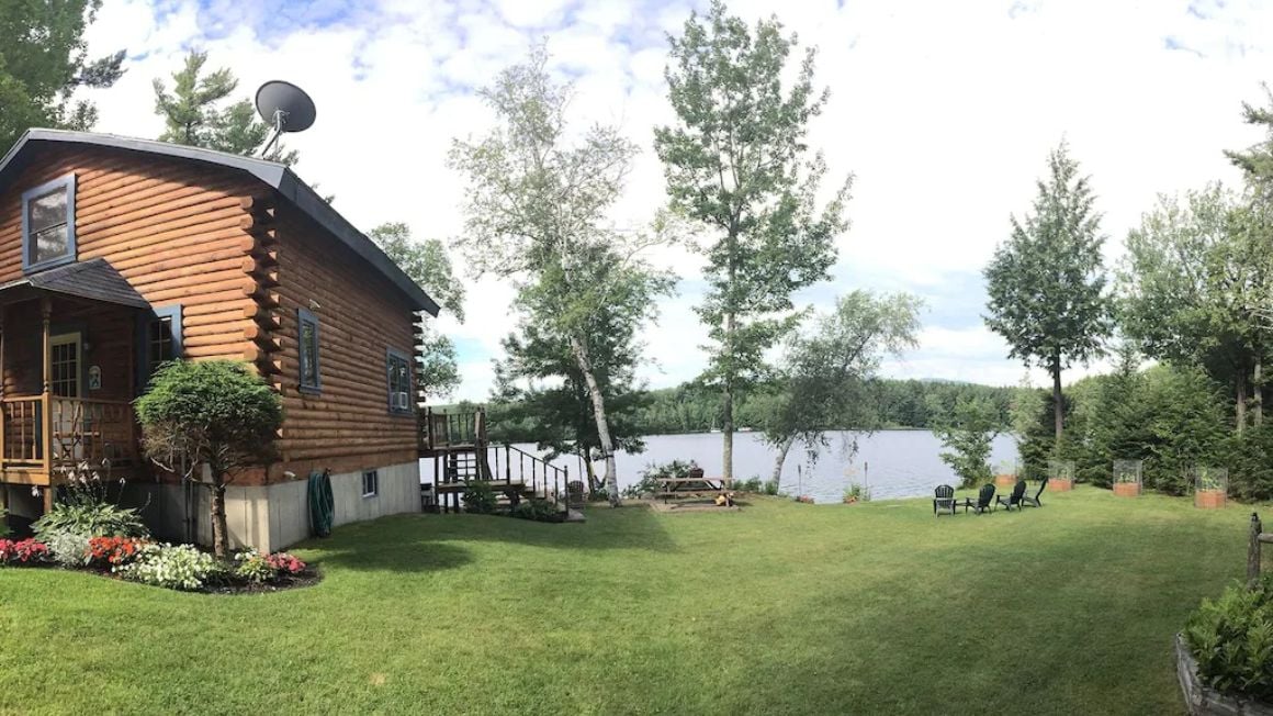 Lakefront Historic Log, Maine