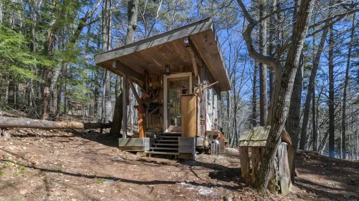 Tiny Earth Cabin, New Hampshire