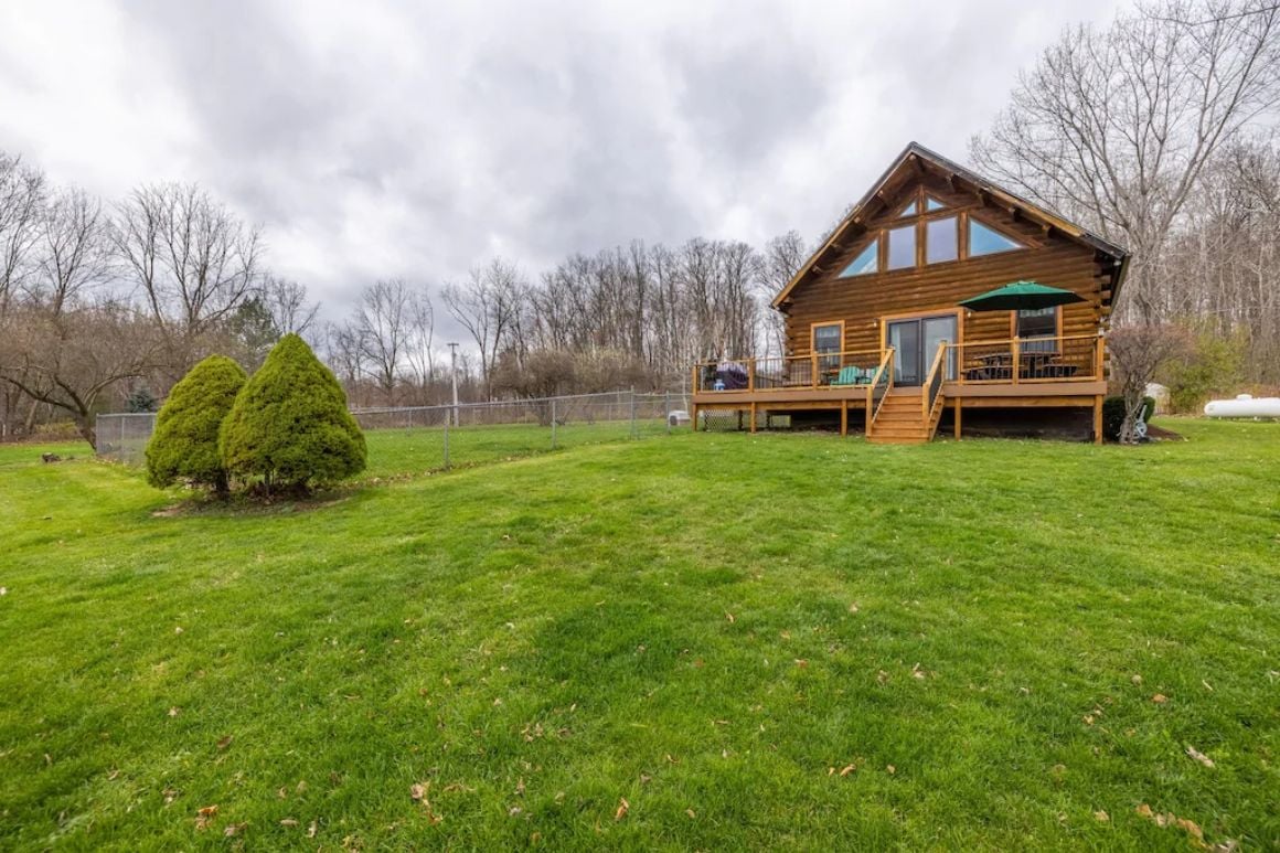 Log Cabin Above Keuka Lake, New York