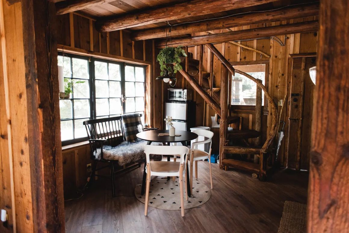 The Hide and Seek Cabin, Oregon