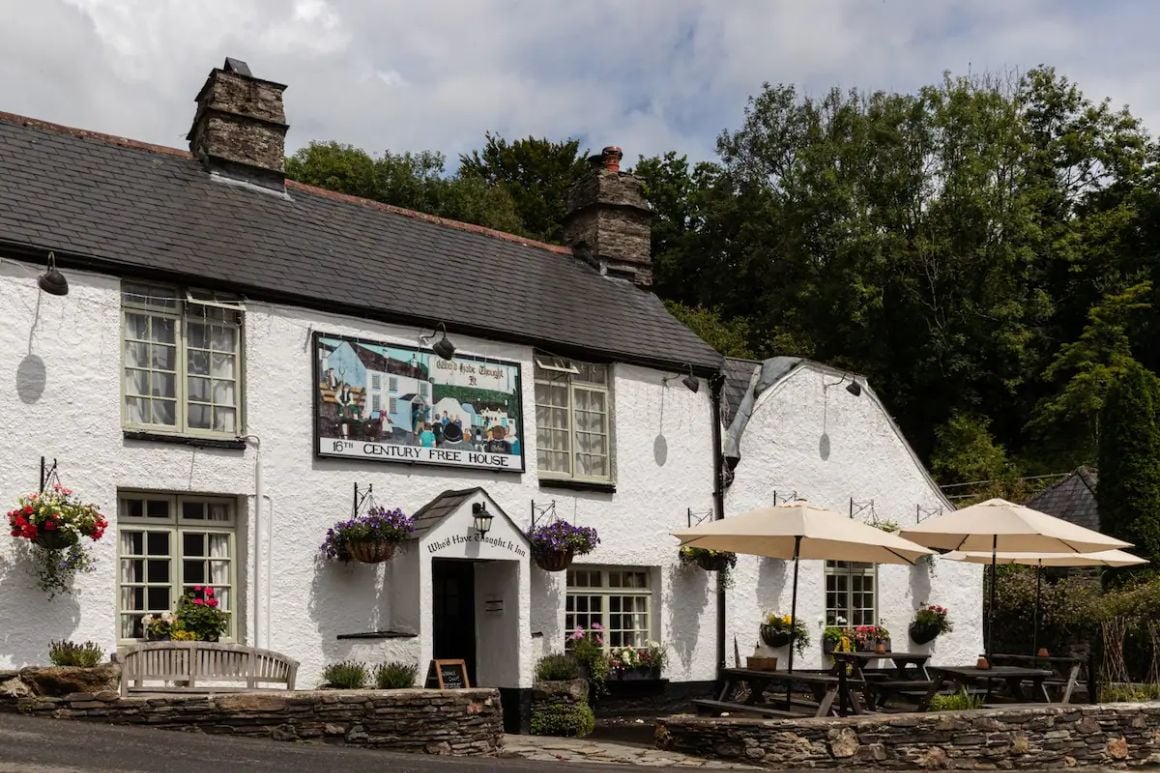 16th Century Firehouse BnB with Luxurious Interiors, Plymouth