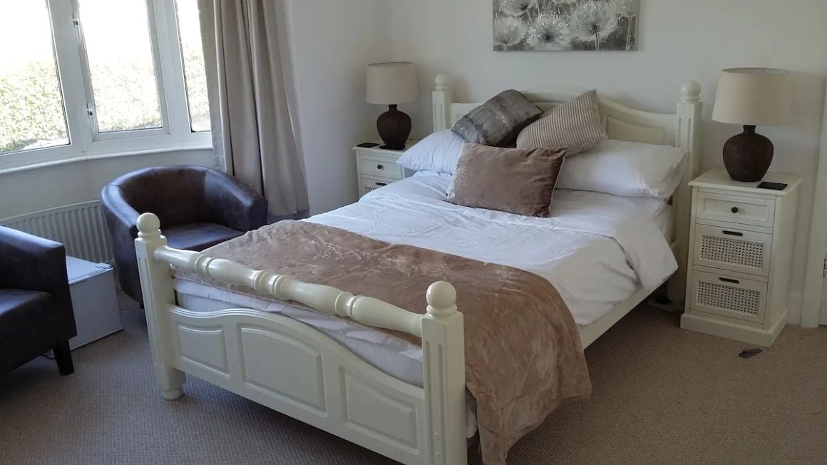 Cozy and Affordable BnB with Updated Interiors, Plymouth