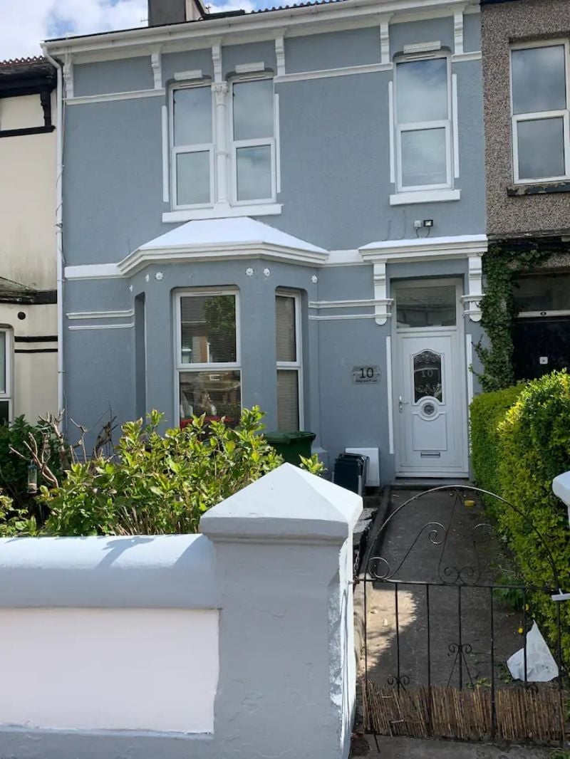 Homey 3 Bed BnB with Games Room, Plymouth