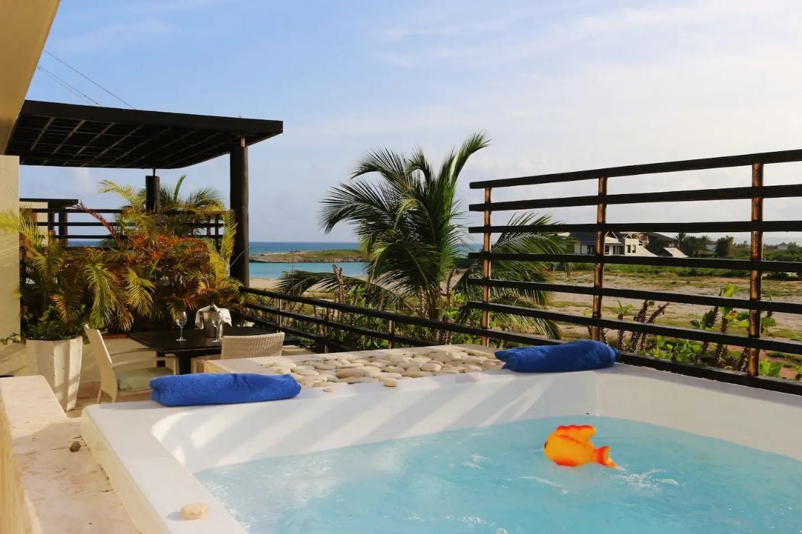 5 Stars romantic beach front condo with a jet tub, Punta Cana 1