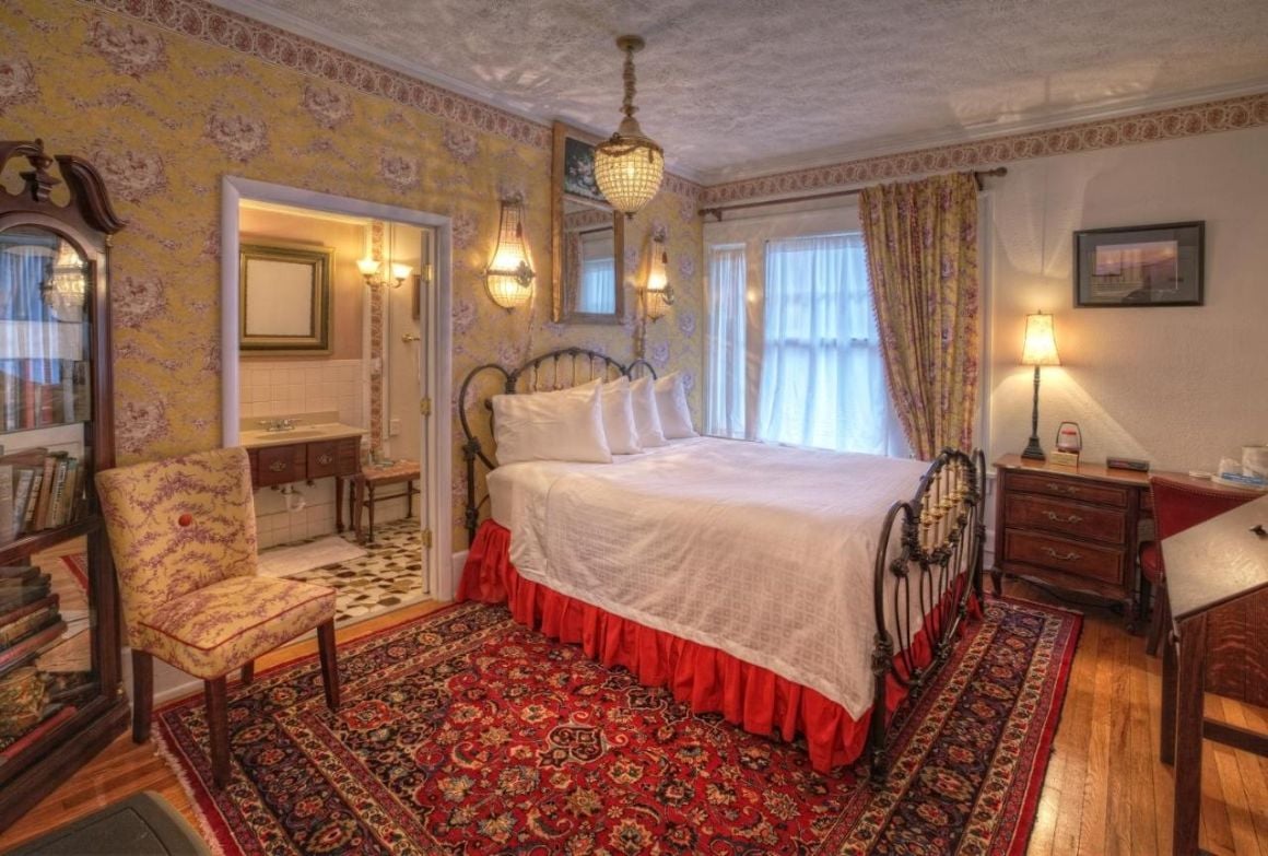 Exquisite Bluefield Inn with Terrace and Games Room, West Virginia