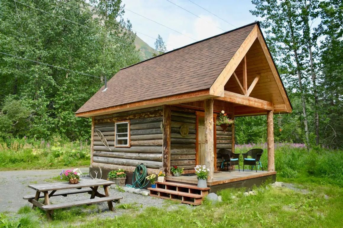 The Bear Cub Cabin, Alaska