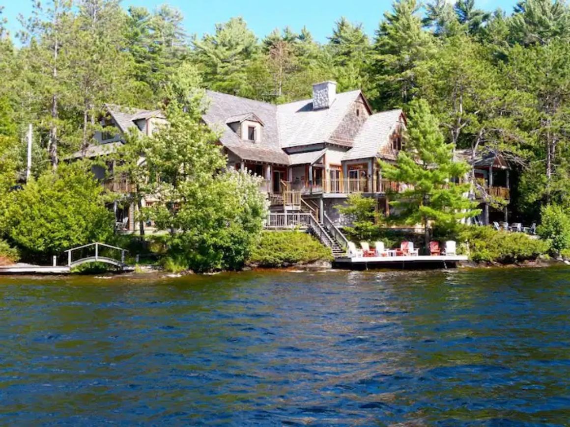 Luxury Retreat on Lake Muskoka, Canada