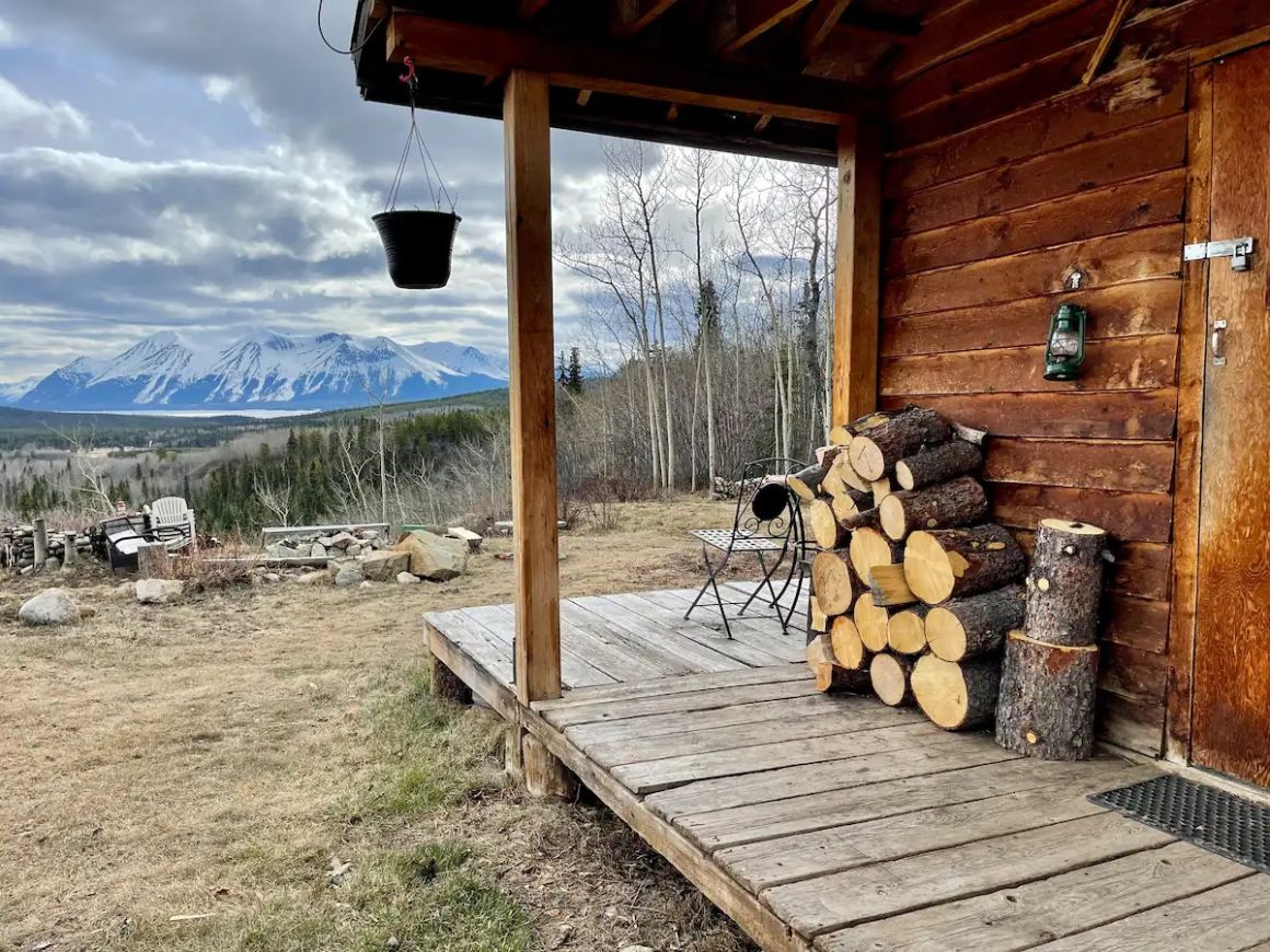 Off grid Cabin with Stunning View, Canada