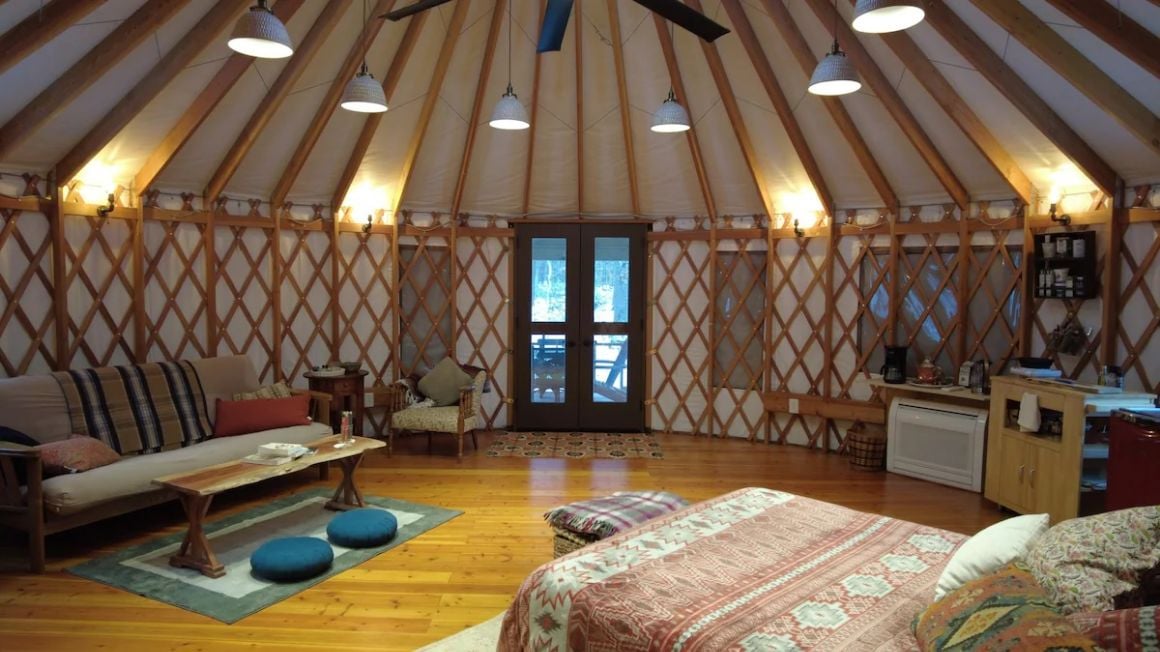 Eclectic Cozy Yurt Pennsylvania