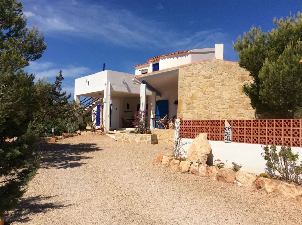 House with Garden and Views