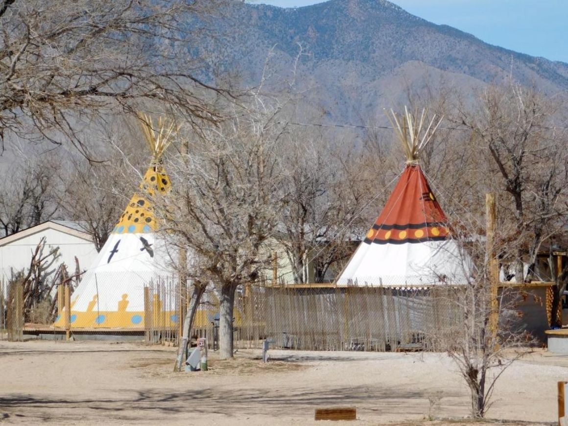 Olancha Tipi, Southern California