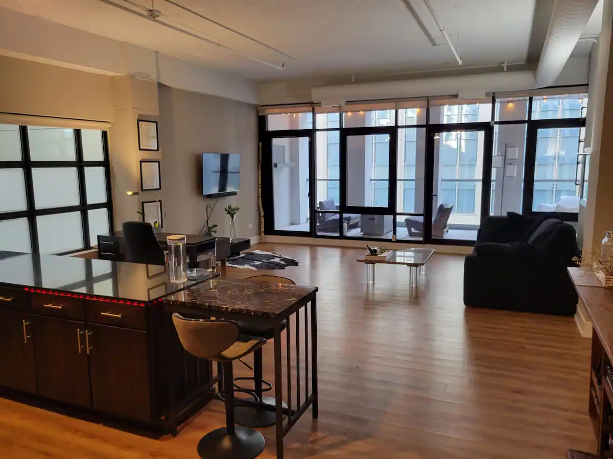 where to stay in chicago a streeterville airbnb