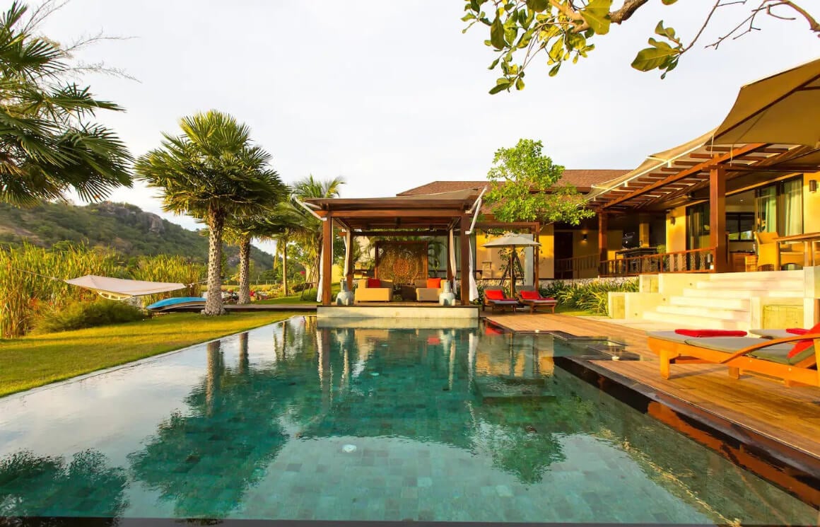Lakefront villa in Hua Hin with private pool, hot tub, and garden views