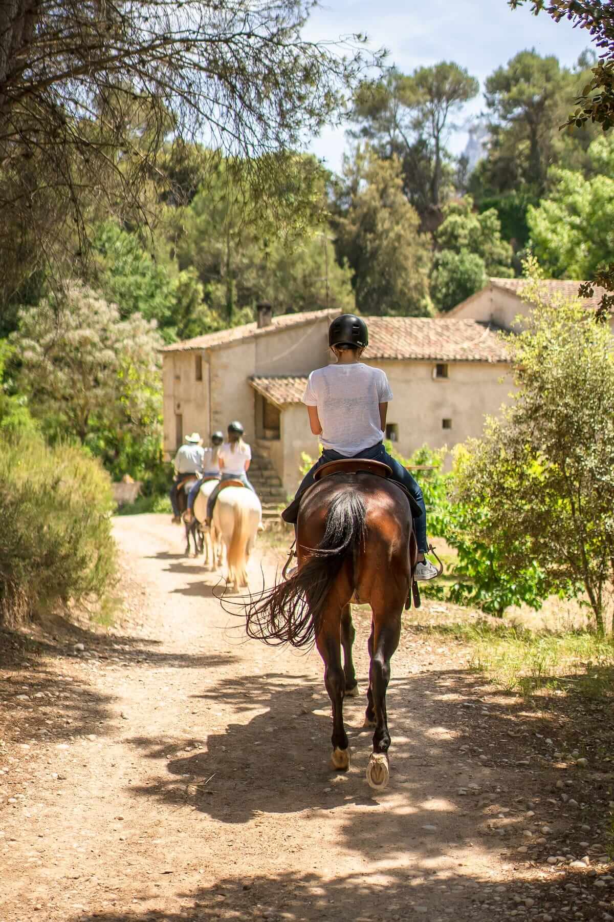 Montserrat and national park tour on horseback