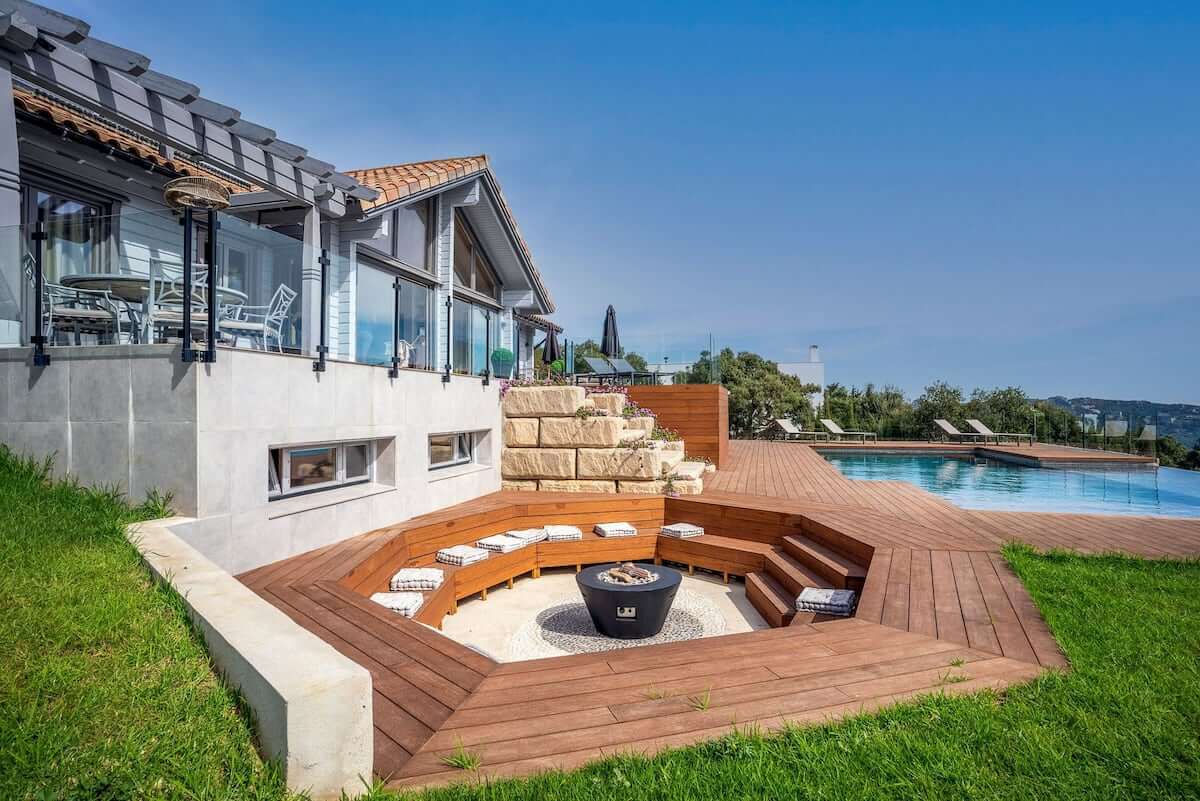 Villa surrounded by spectacular views