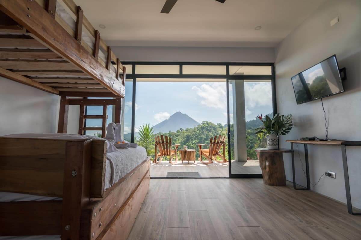 Villa with breathtaking views of the Arenal volcano