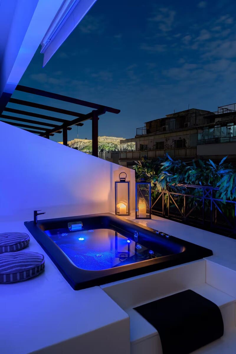 Penthouse with View & Jacuzzi