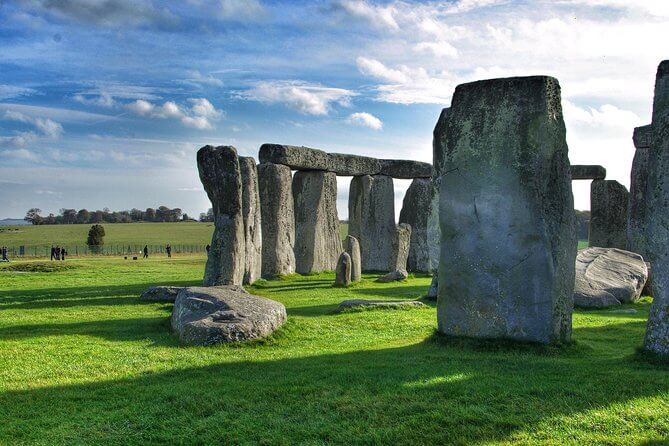 Take a Day Trip to Bath and Stonehenge