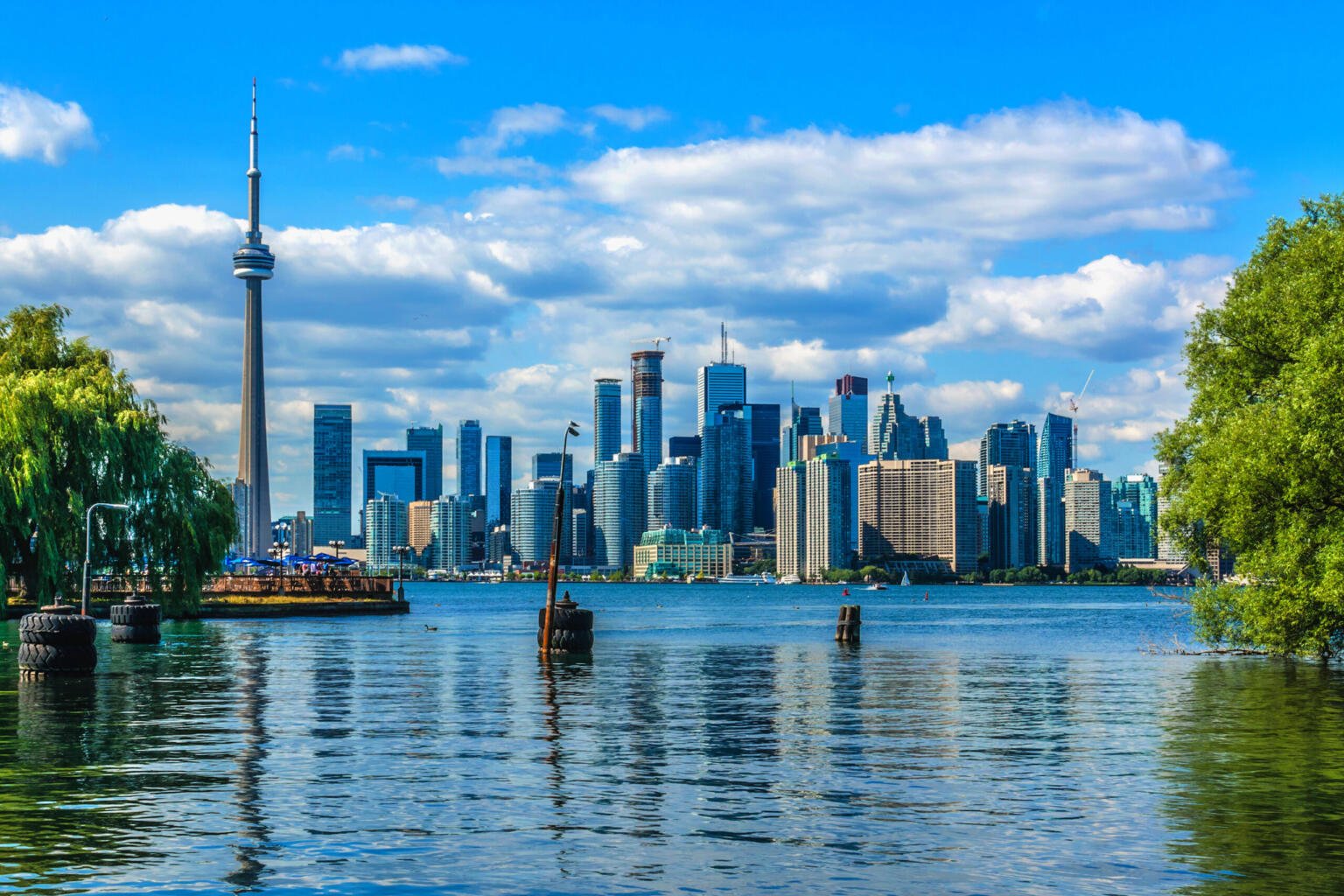 famous places in canada toronto to visit