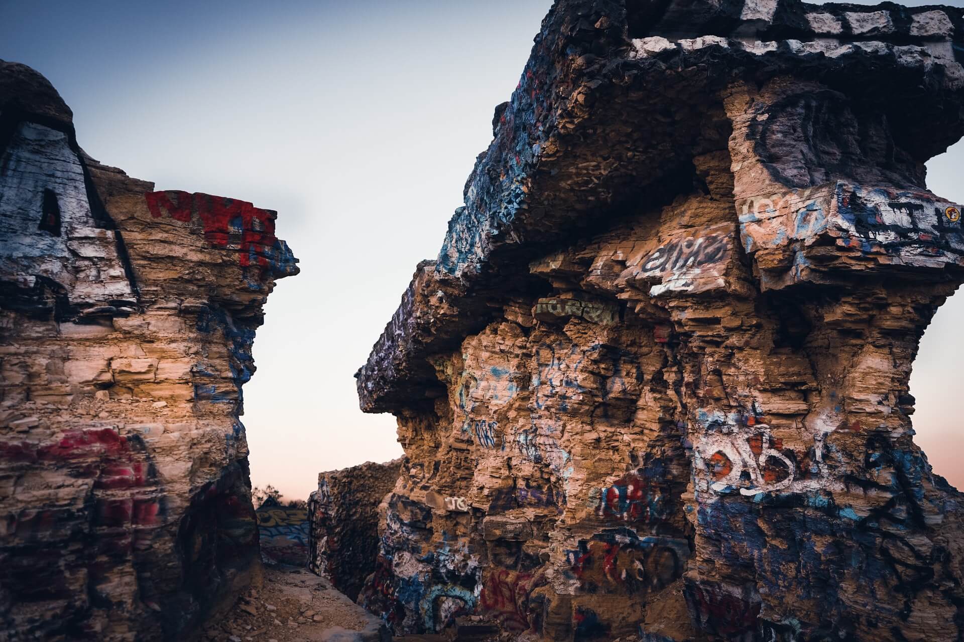 garaffiti on walls of the sunken city in los angeles travel guide