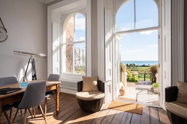 Gorgeous Sea-View Apartment in Hastings