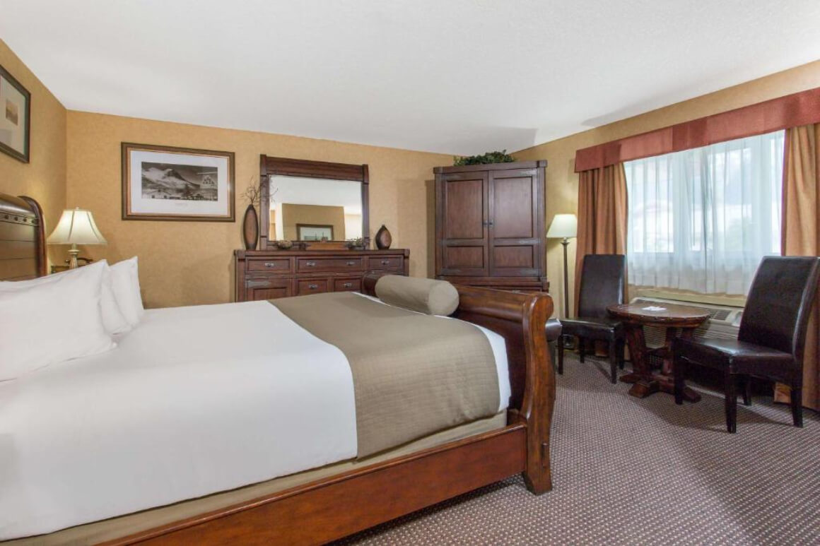 King Suite at Canmore Inn and Suites